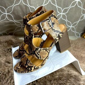 (O) Express Women's Ankle Strap Block Heel‎ Faux Snake Skin Sandals Brown Size 8